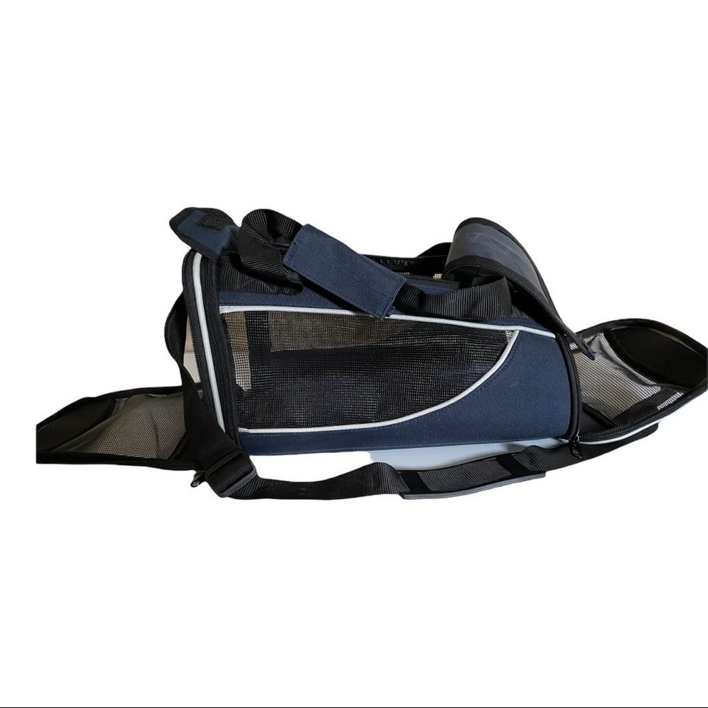 PET carrier Small dog/cat blue canvas/mesh with shoulder strap.
